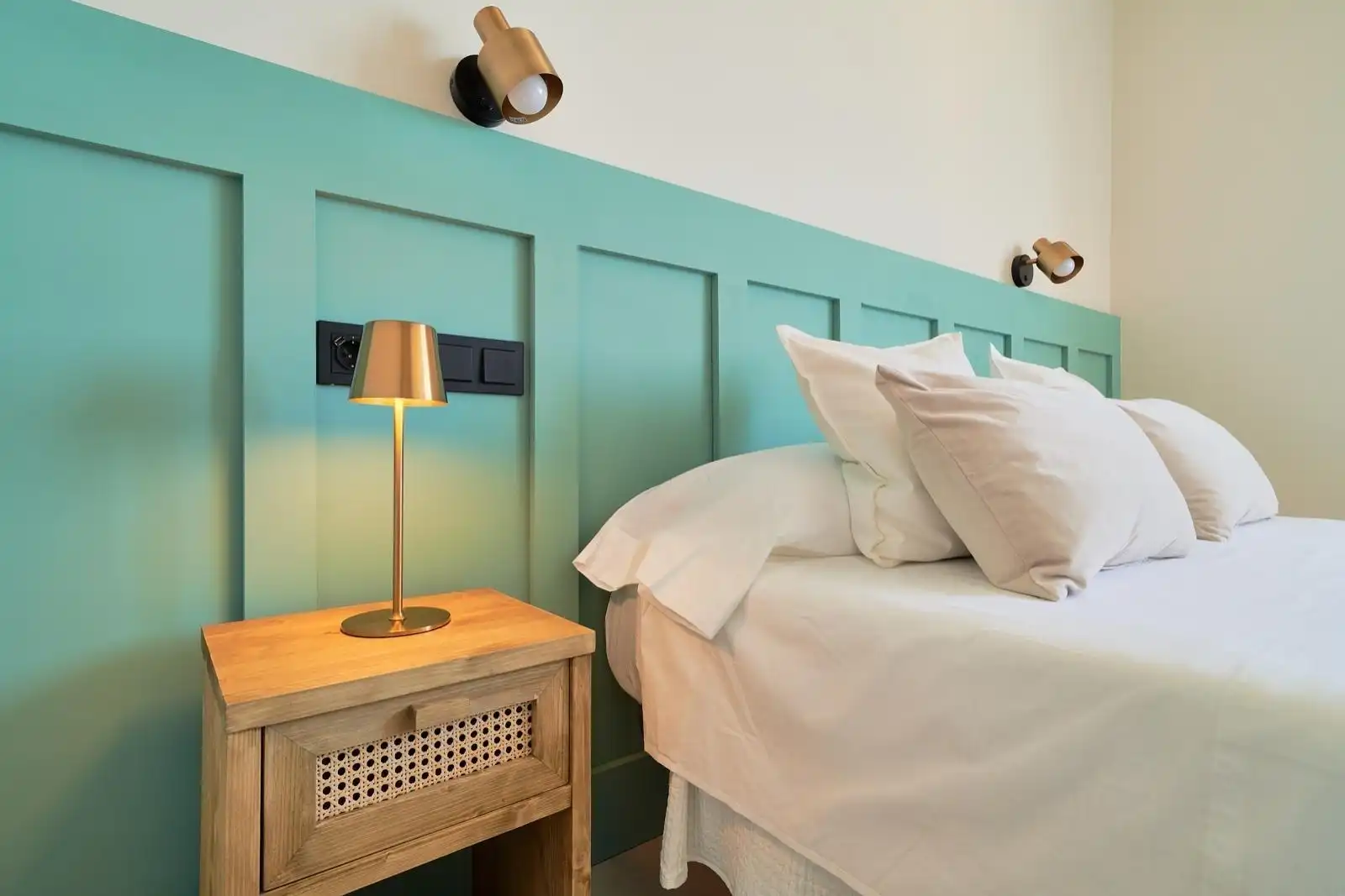 Dormitori de Apartament de lloguer en Benalmádena amb Aire condicionat, Terrassa i Moblat