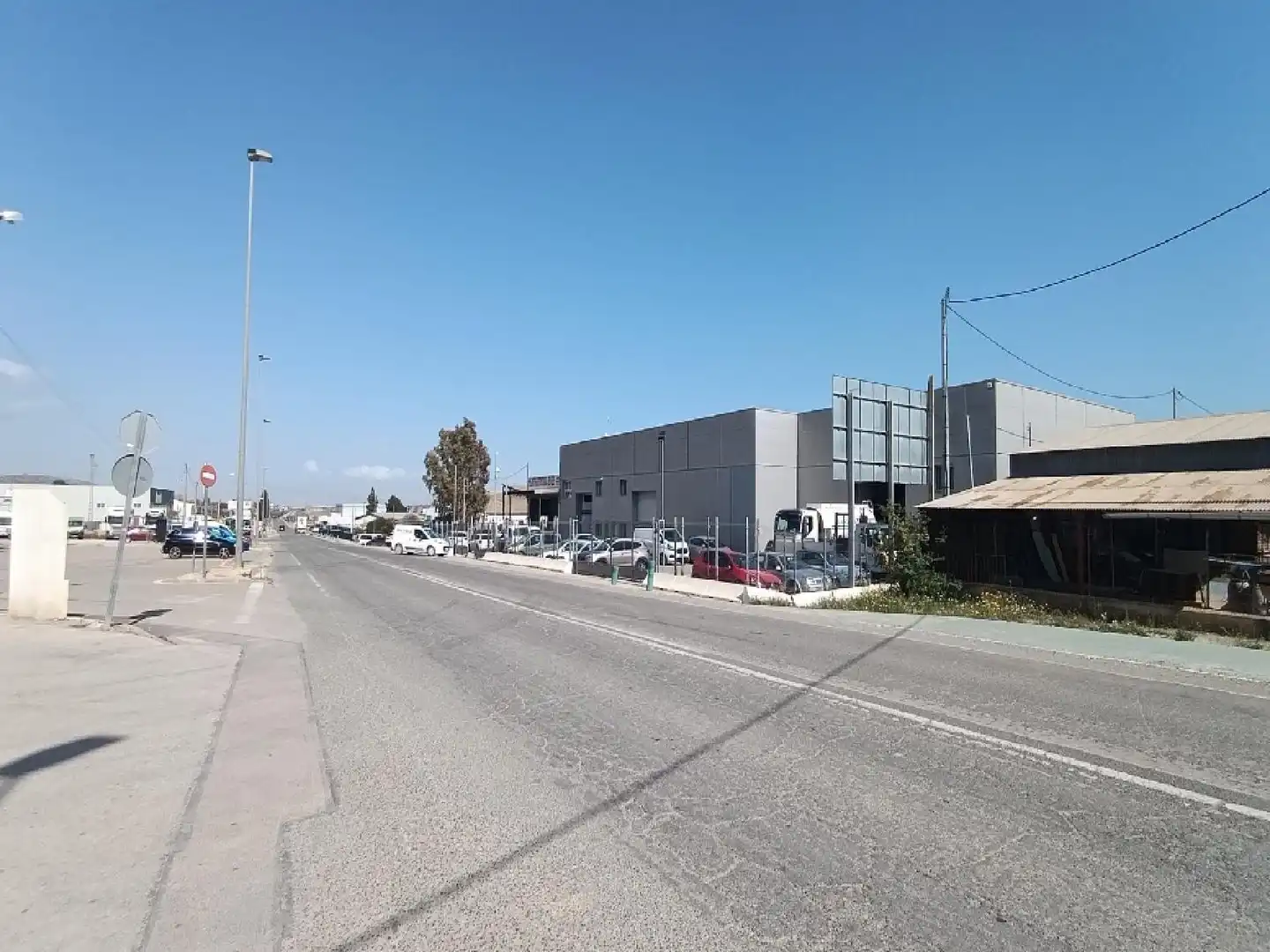 Vista exterior de Local en venda en Lorca