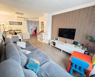 Living room of Flat for sale in Parla  with Air Conditioner, Heating and Parquet flooring