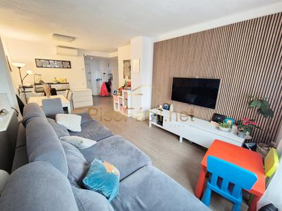 Living room of Flat for sale in Parla  with Air Conditioner, Heating and Parquet flooring