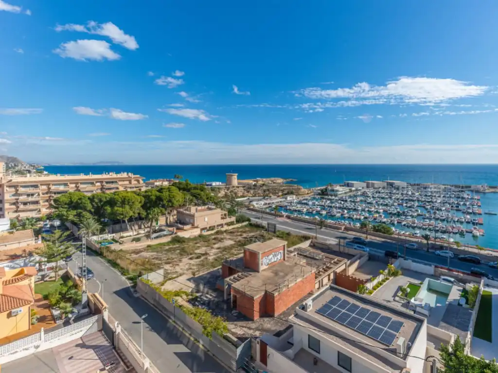 Apartments for sale in Calle Azorin 10 escalera 1 planta 06 puerta a, Campello Playa