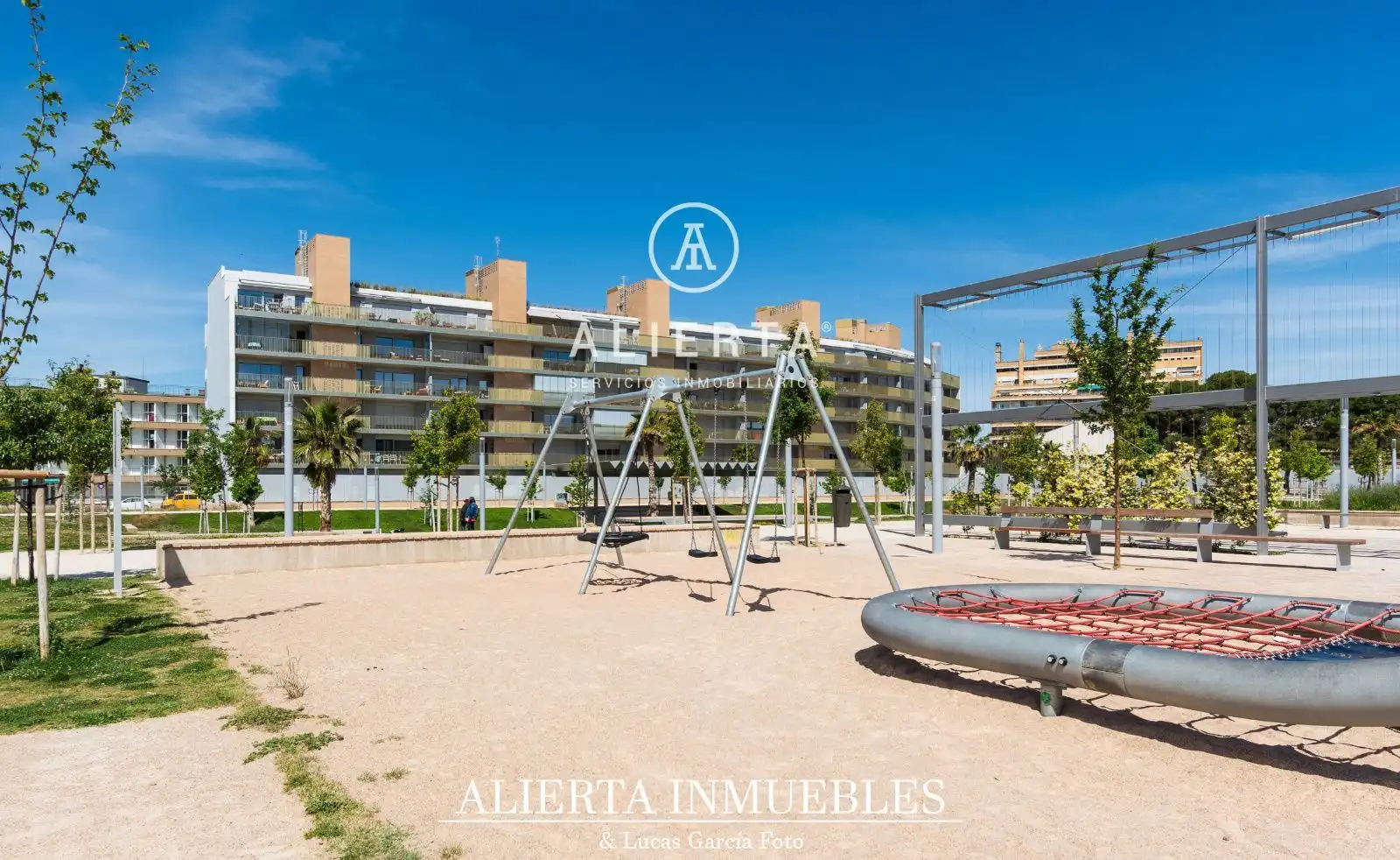 Vista exterior de Casa adosada en venda en Zaragoza amb Aire condicionat, Calefacció i Traster