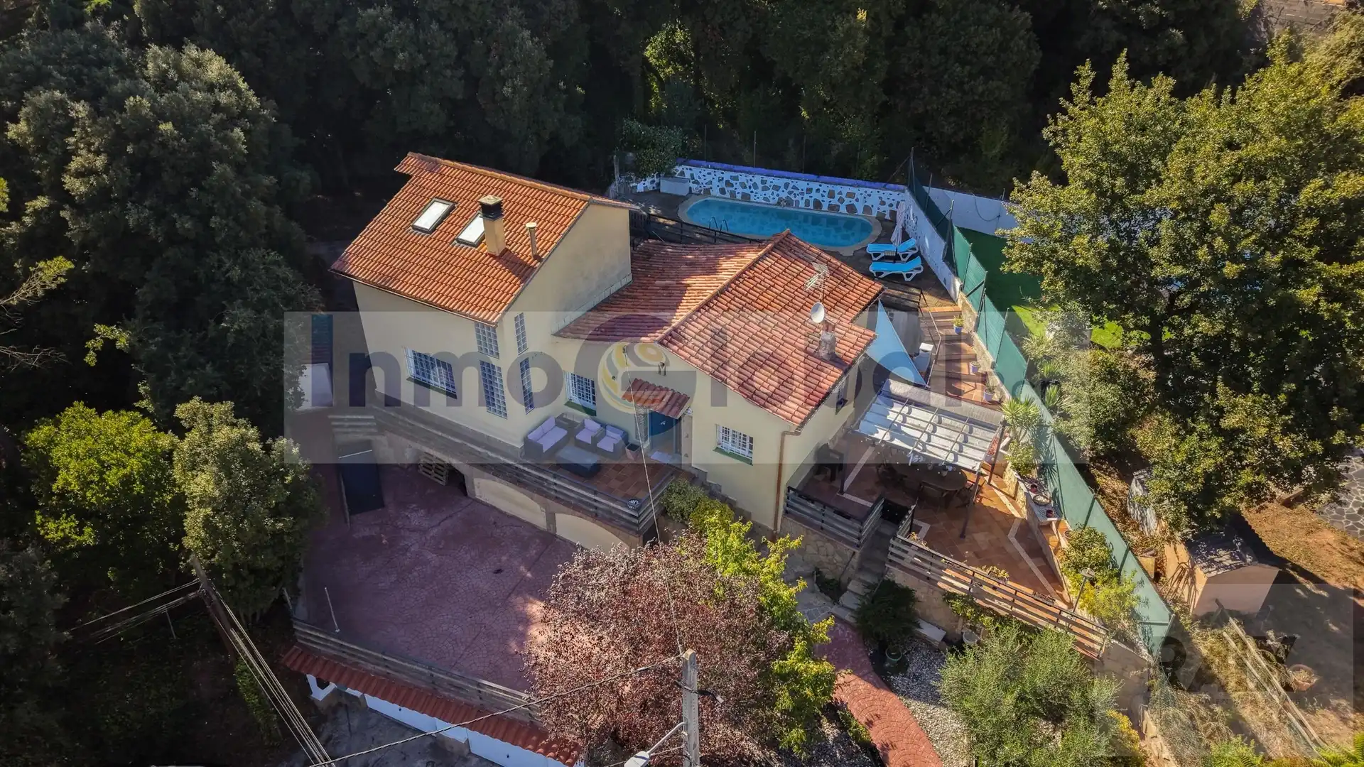 Terraced house for sale in COLL CARDUS