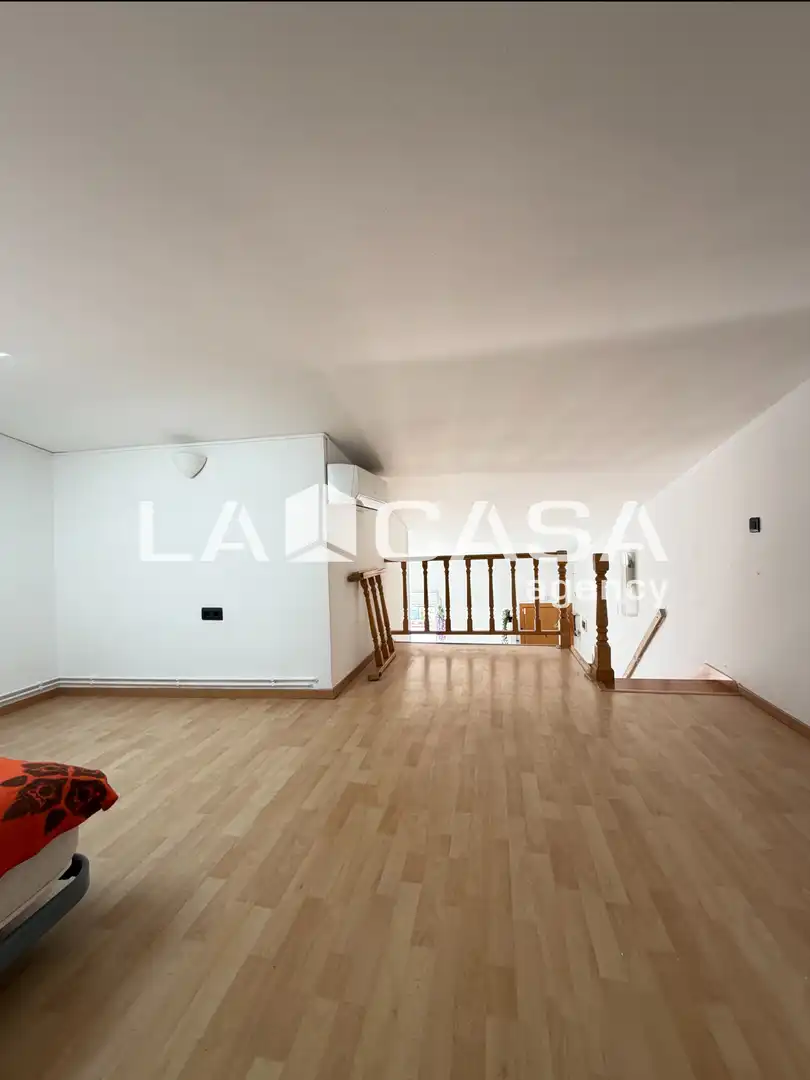 Dachboden zum Verkauf in Badalona mit Heizung und Terrasse