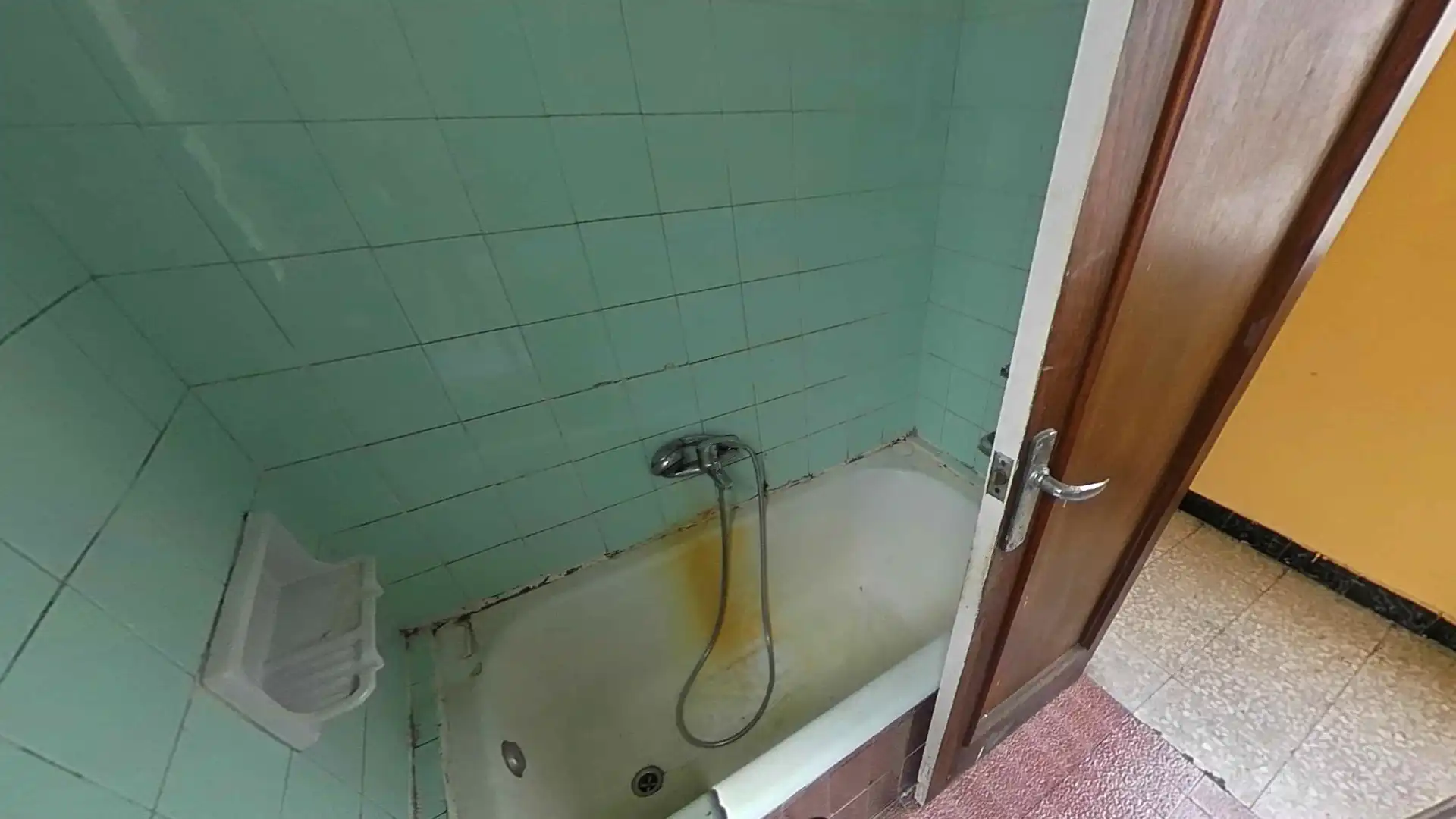 Badezimmer von Wohnung zum Verkauf in Vigo  mit Parkett
