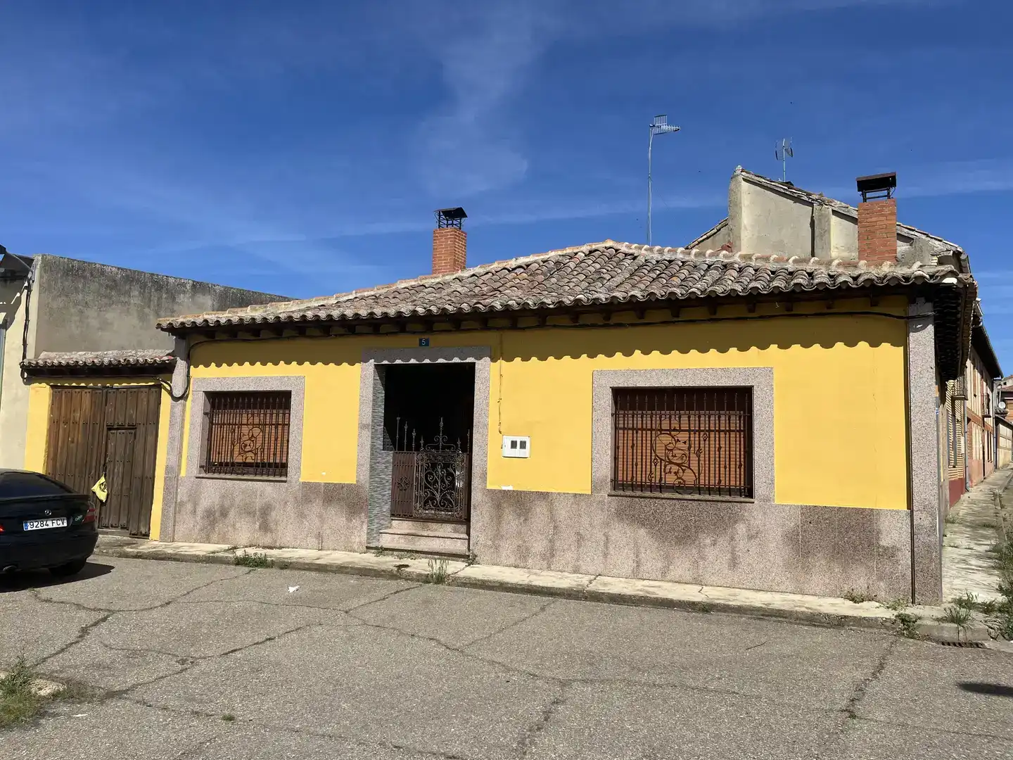 Vista exterior de Casa adosada en venta en Becilla de Valderaduey, Valladolid