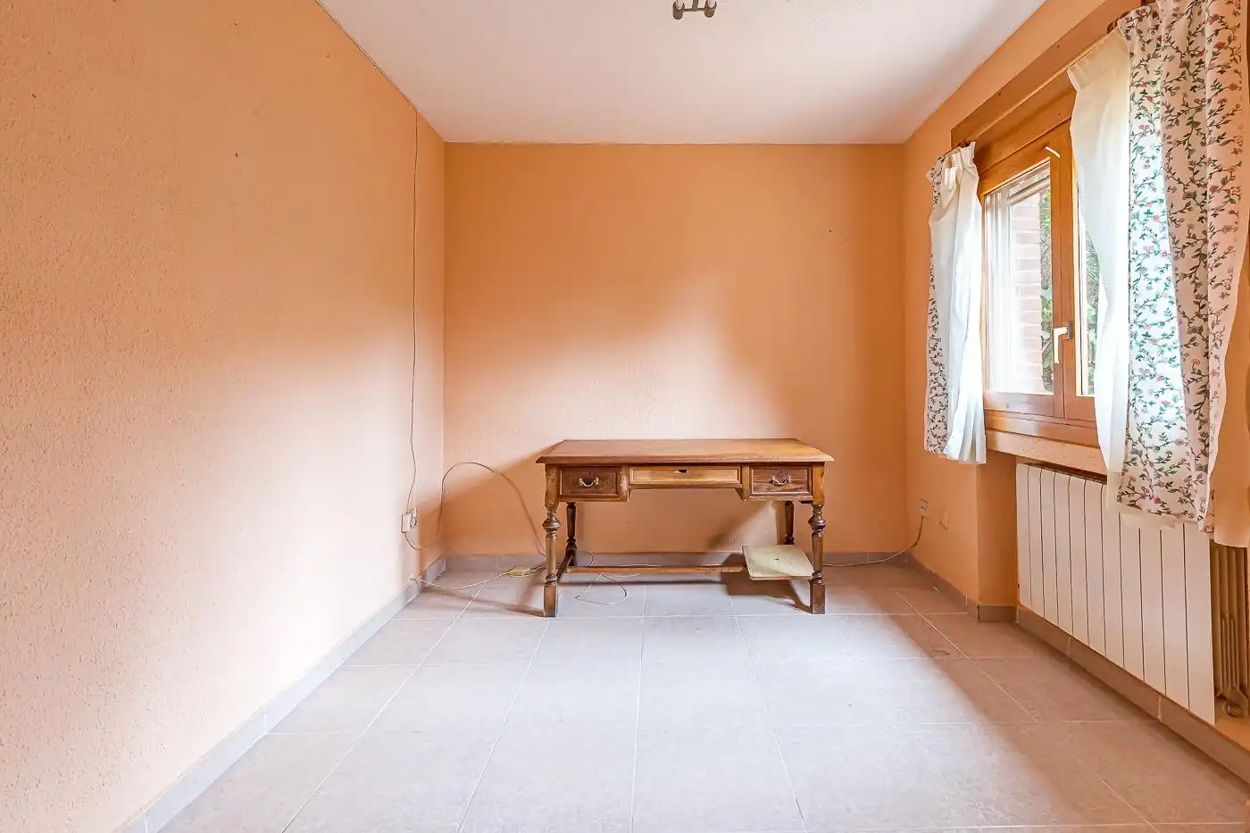 Habitación de Casa adosada en venta en Galapagar con Calefacción, Jardín privado y Terraza