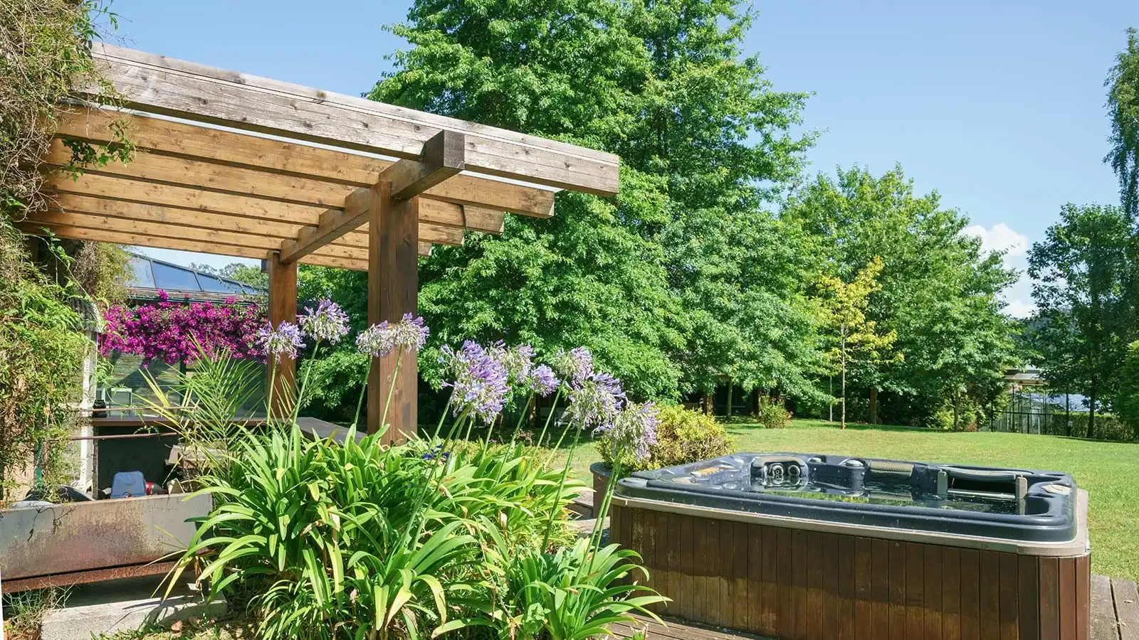 Terraza de Casa o chalet en venta en Oleiros con Calefacción, Jardín privado y Parquet