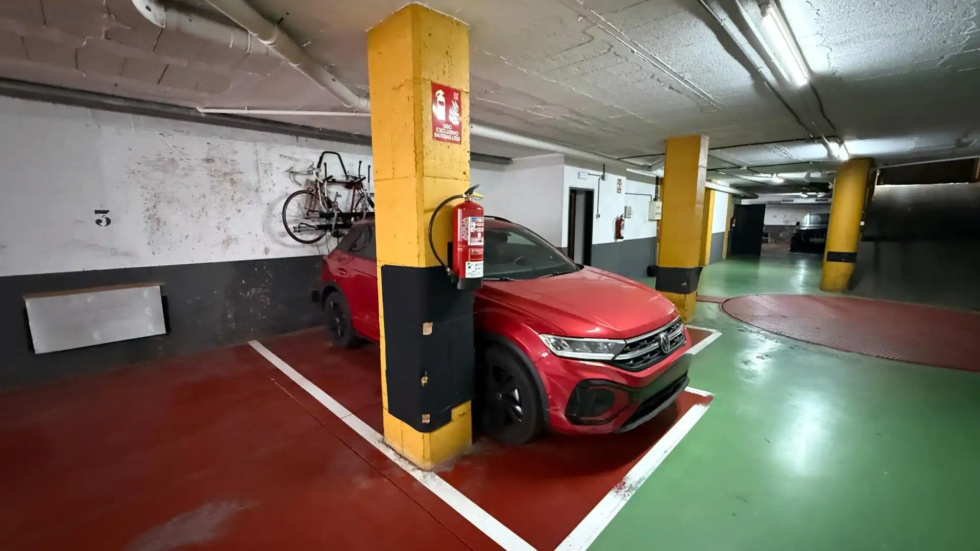 Parking of Flat for sale in Barcelona  with Air Conditioner, Heating and Parquet flooring