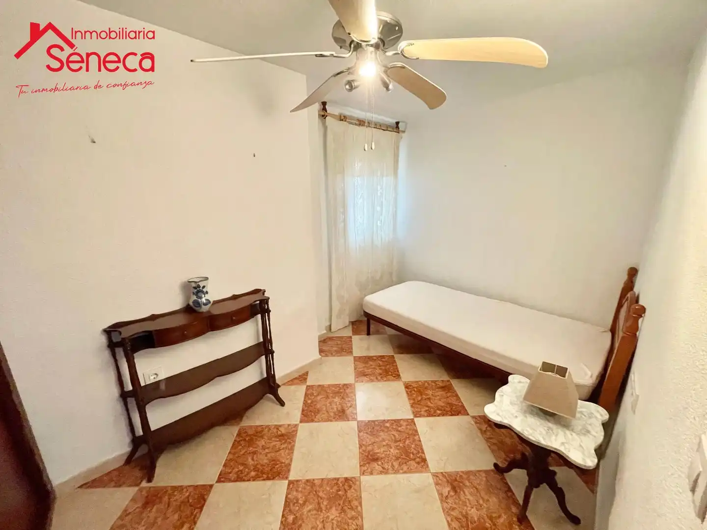 Schlafzimmer von Wohnung zum Verkauf in Córdoba mit Klimaanlage, Heizung und Terrasse