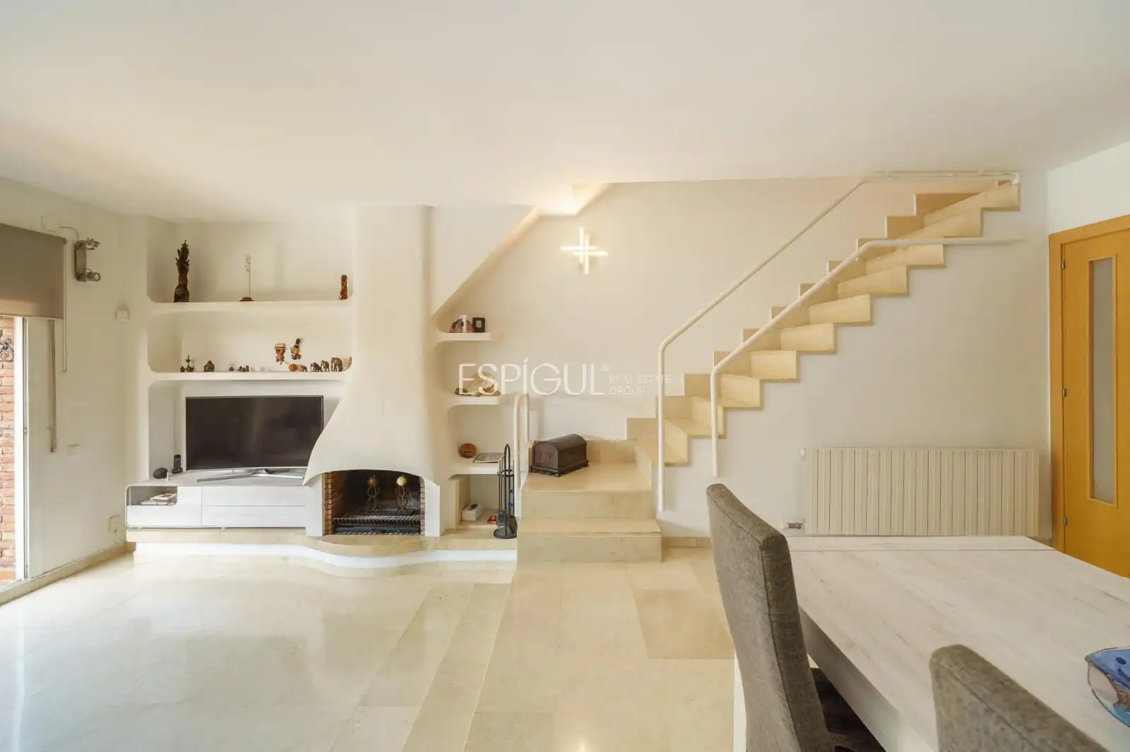 Sala de estar de Casa adosada en venta en Tiana con Calefacción, Jardín privado y Parquet