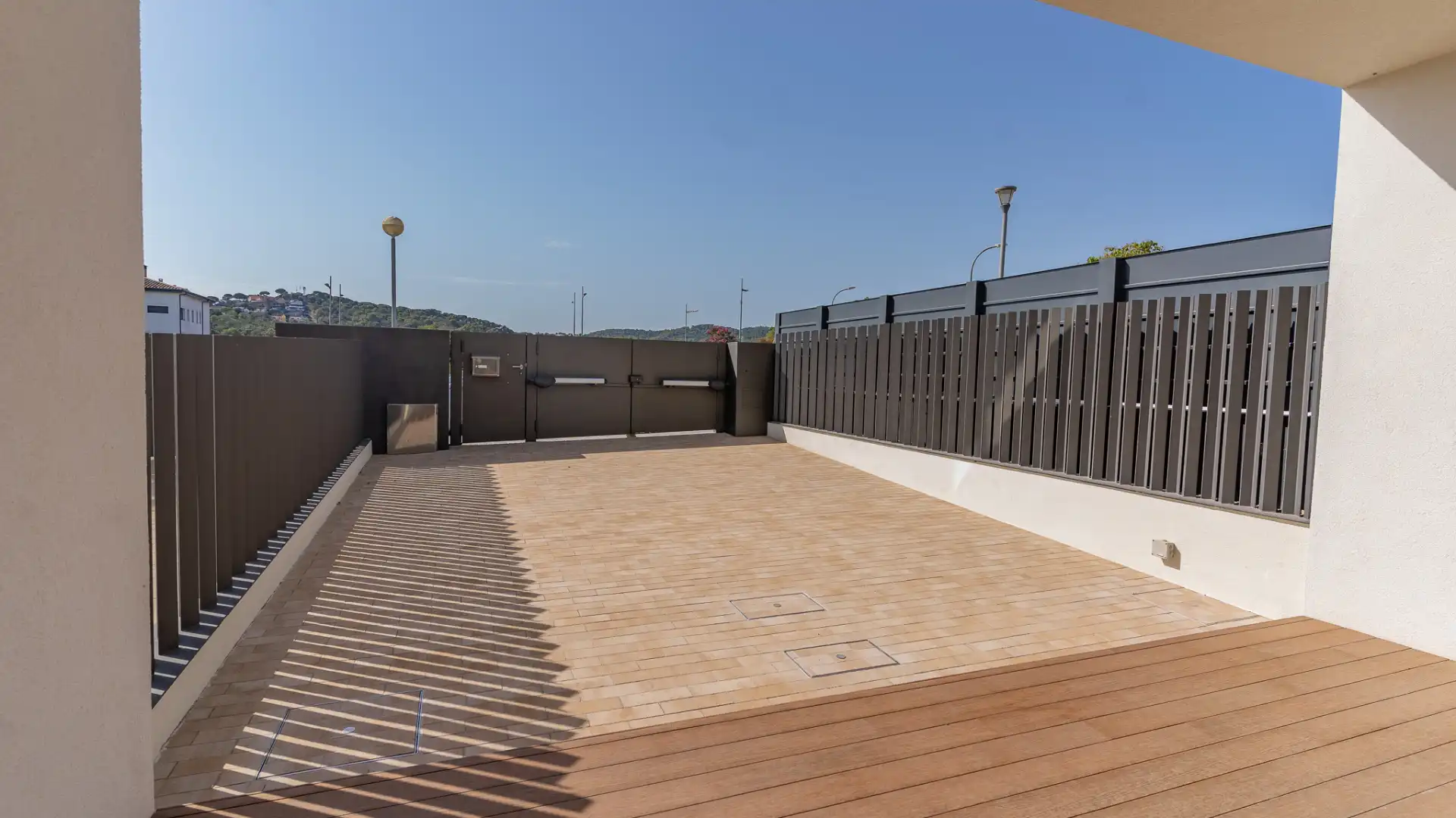 Casa amb jardí en venda a Carrer de Guifré el Pilós 26, imagen 8