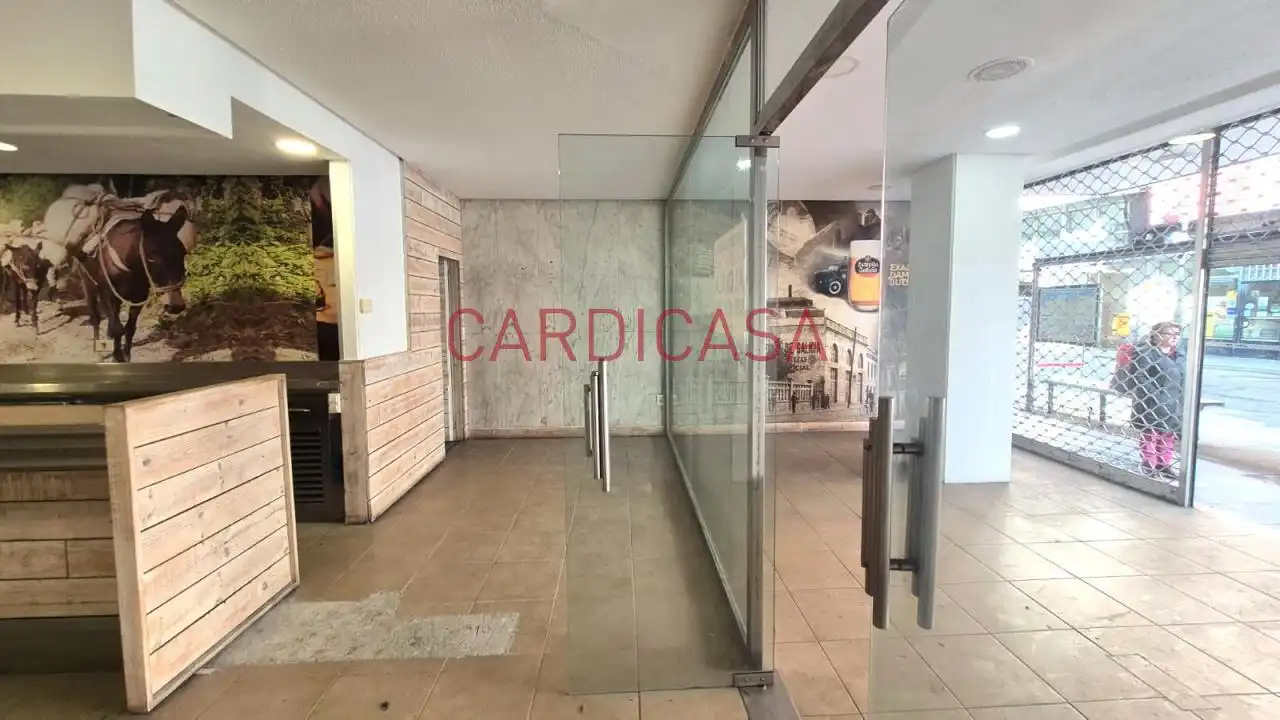 Local de alquiler en Vigo  con Aire acondicionado