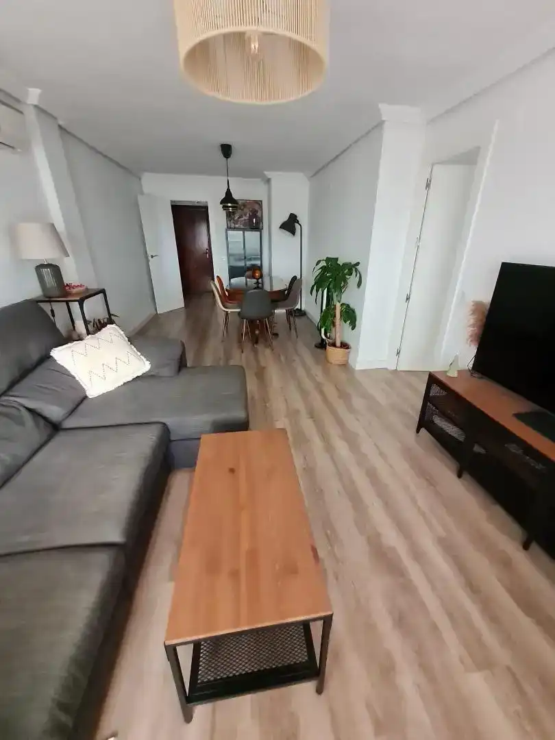 Living room of Flat for rent in  Sevilla Capital  with Air Conditioner and Balcony
