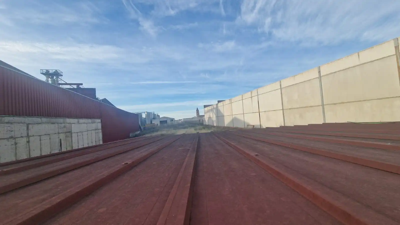 Vista exterior de Terreny industrial en venda en Arroyo de San Serván