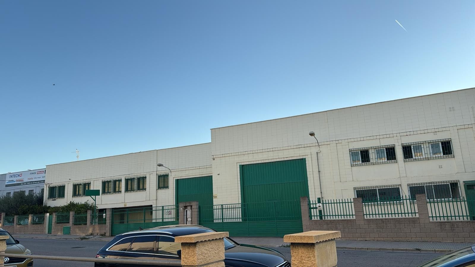 Exterior view of Industrial buildings to rent in Reus