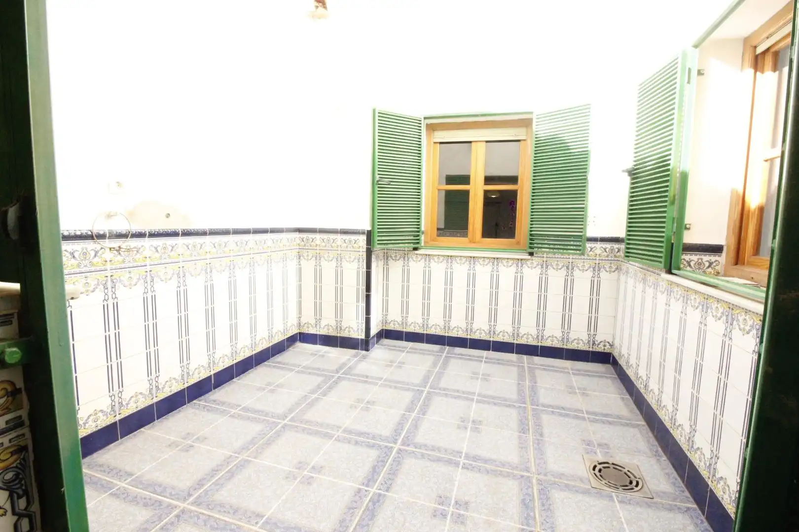 Bany de Casa o xalet en venda en Baza amb Calefacció i Balcó