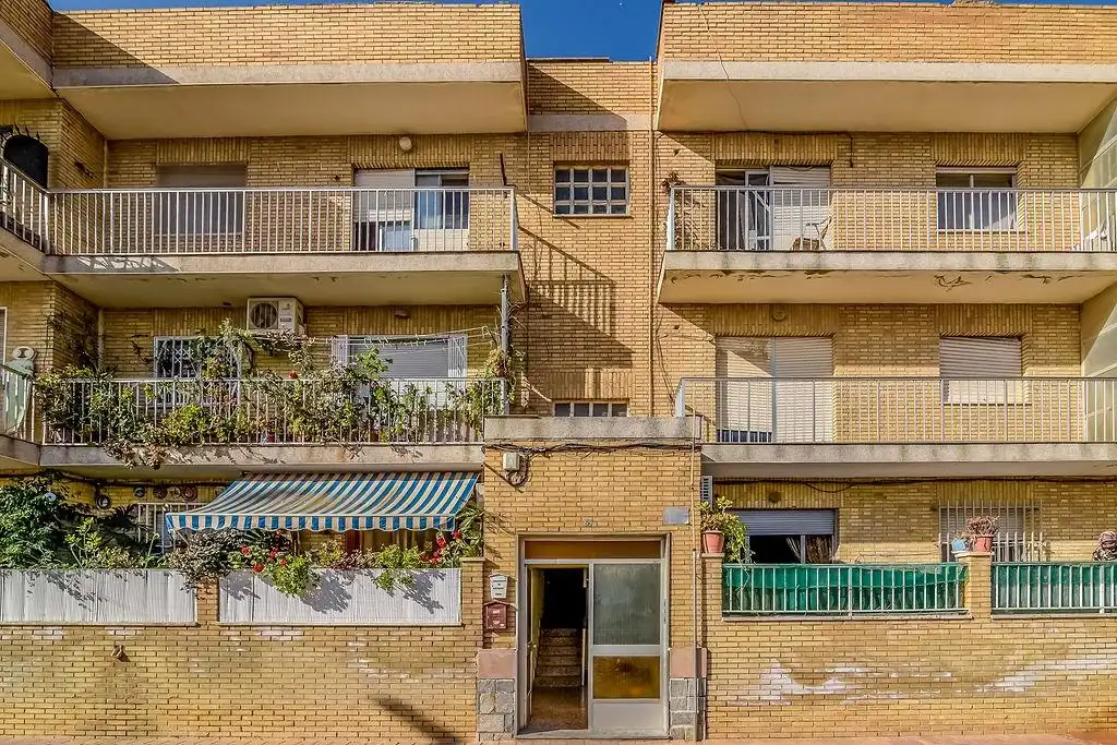 Vista exterior de Piso en venta en Torre-Pacheco con Balcón