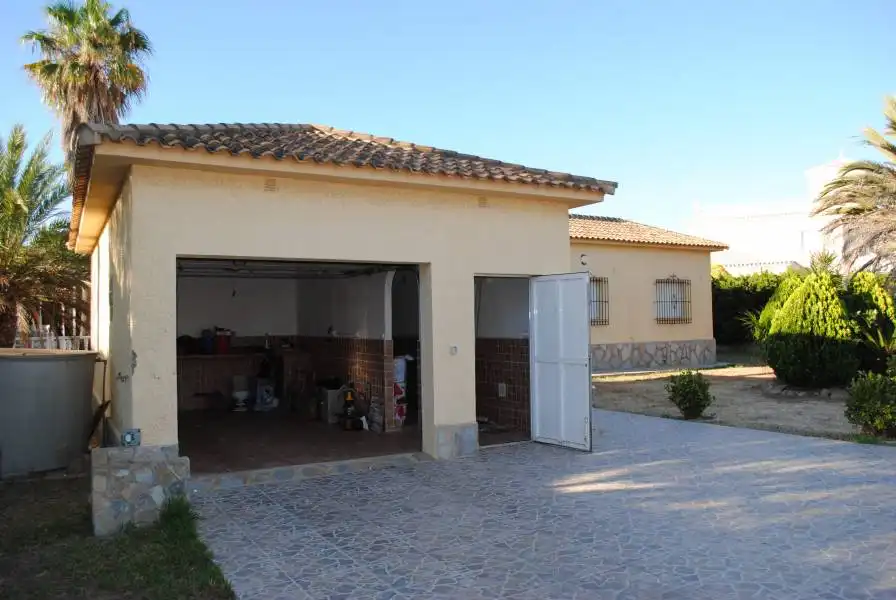 Vista exterior de Residencial en venta en Orihuela