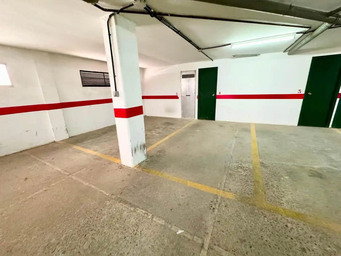 Parkplatz von Erdgeschoss zum Verkauf in Punta Umbría mit Klimaanlage, Heizung und Abstellraum