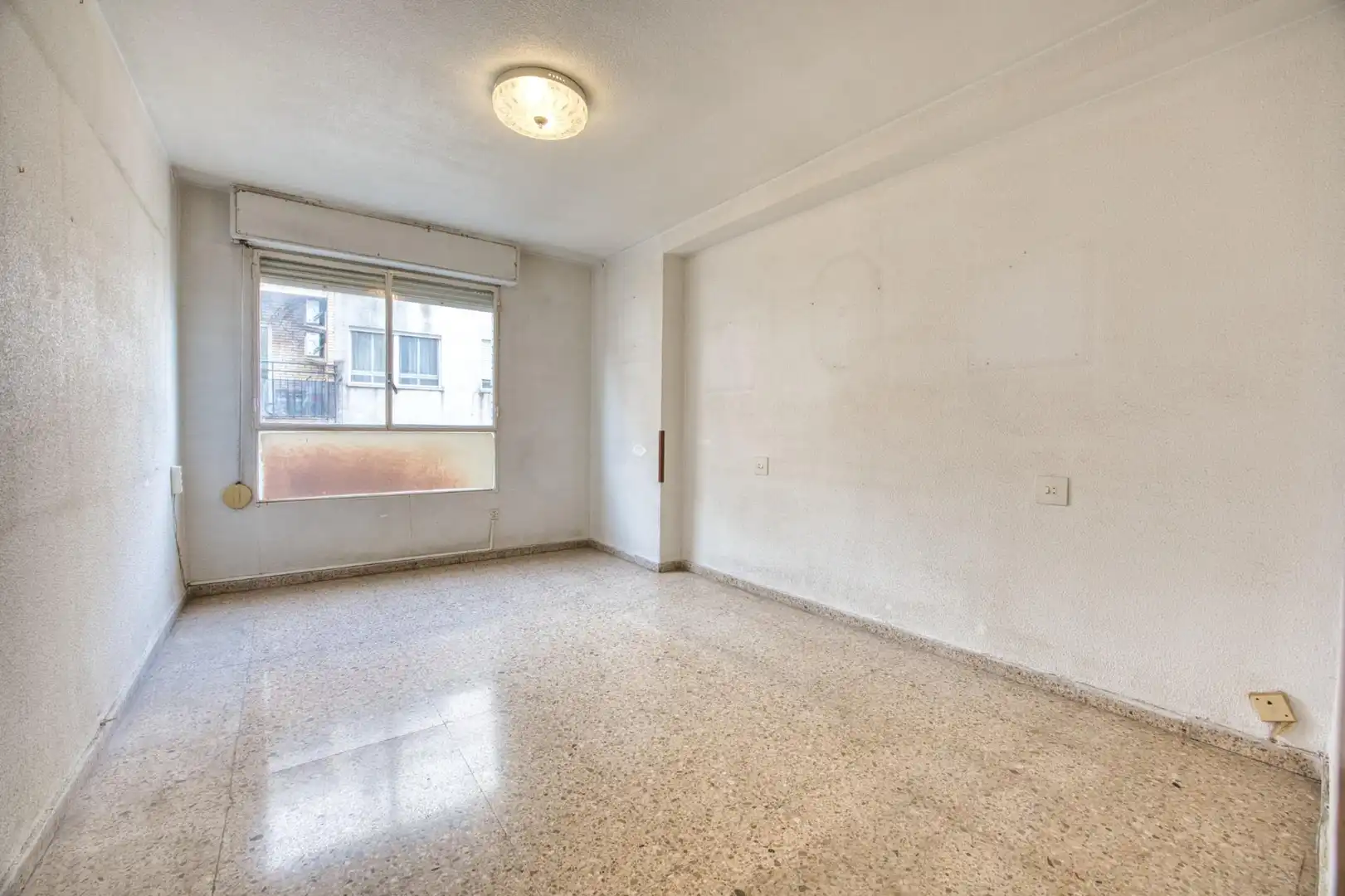 Habitación de Piso en venta en Orihuela con Balcón