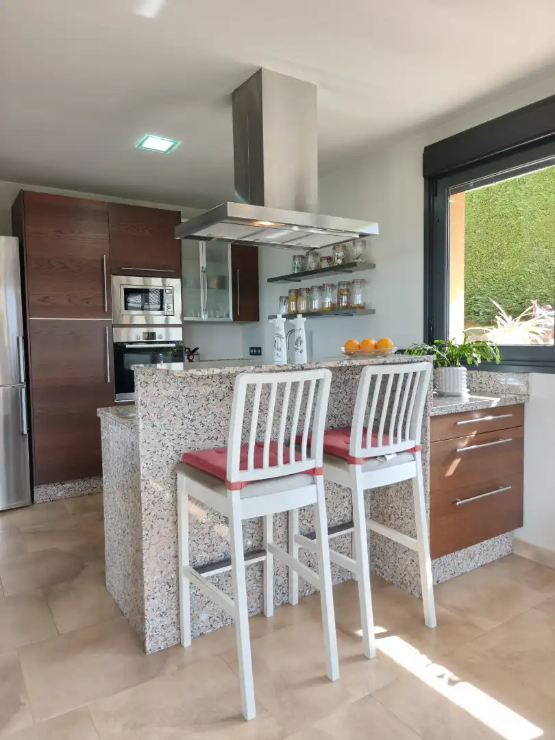Cuina de Casa o xalet en venda en Siero amb Jardí privat, Terrassa i Traster