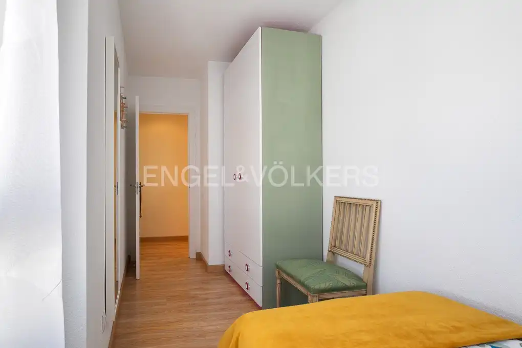 Bedroom of Flat for rent in Valencia  with Heating, Parquet flooring and Terrace