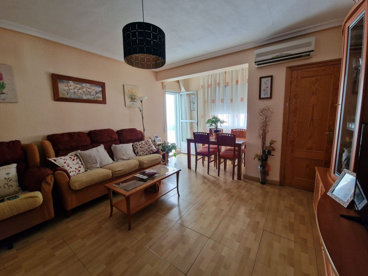 Living room of Flat to rent in Plasencia  with Air Conditioner and Terrace