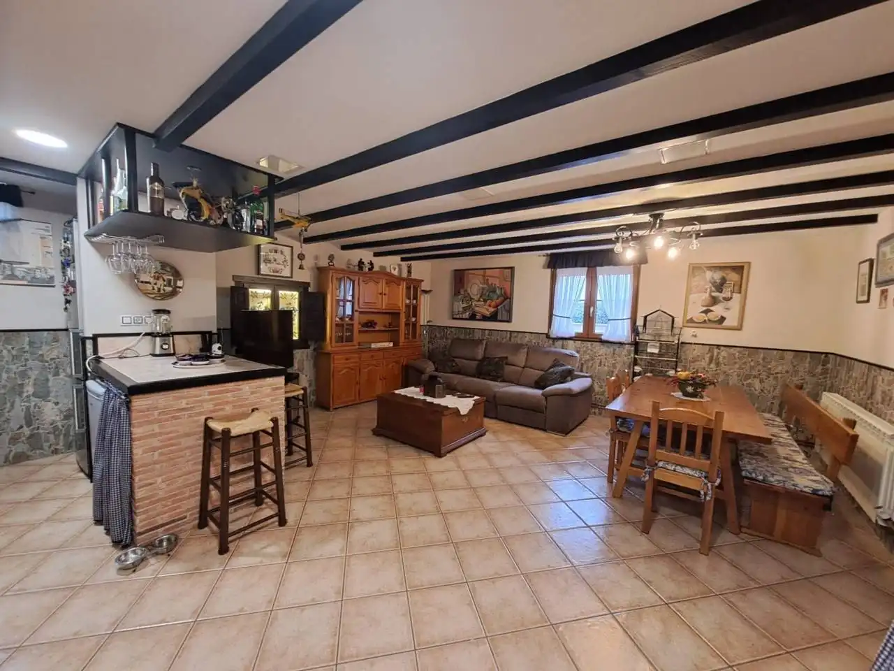 Sala d'estar de Casa adosada en venda en Villagonzalo Pedernales amb Calefacció, Jardí privat i Terrassa