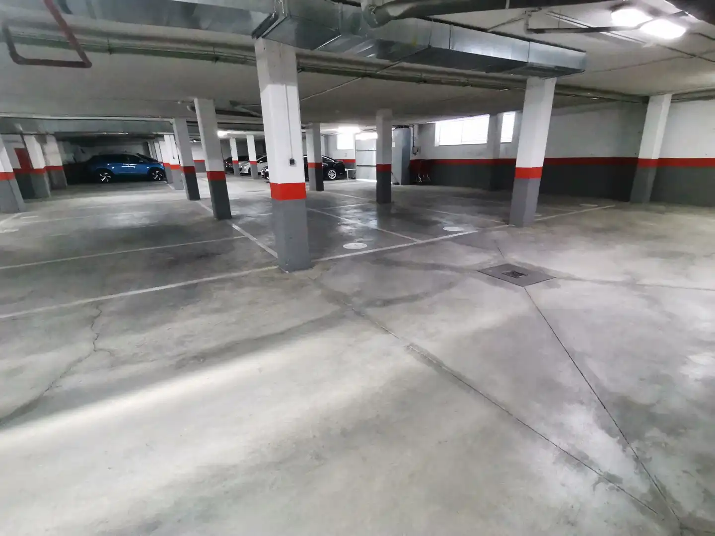Parkplatz von Geschaftsraum zum Verkauf in Tres Cantos mit Klimaanlage