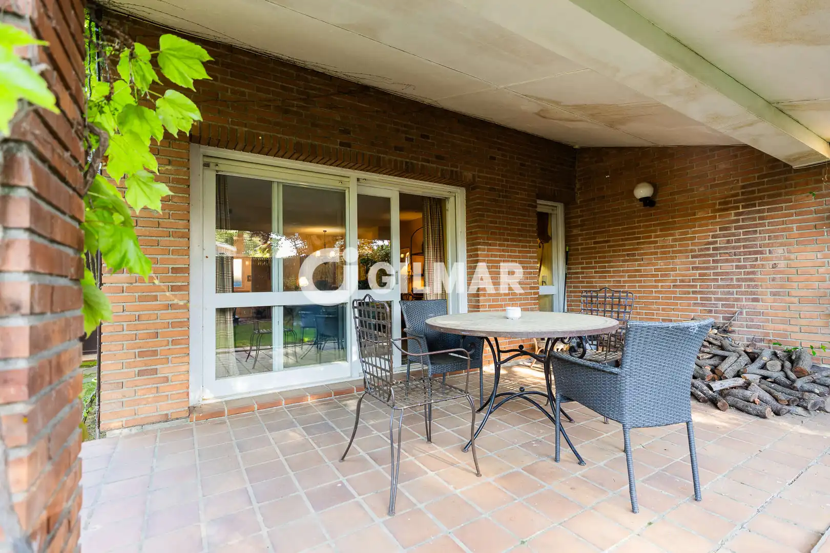 Terrassa de Casa adosada en venda en Becerril de la Sierra amb Calefacció, Jardí privat i Piscina