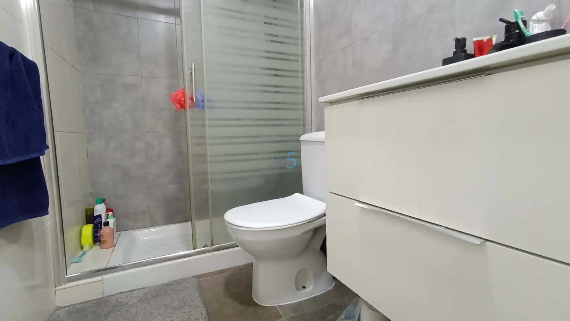 Bathroom of Flat for sale in Torrevieja  with Air Conditioner, Heating and Swimming Pool