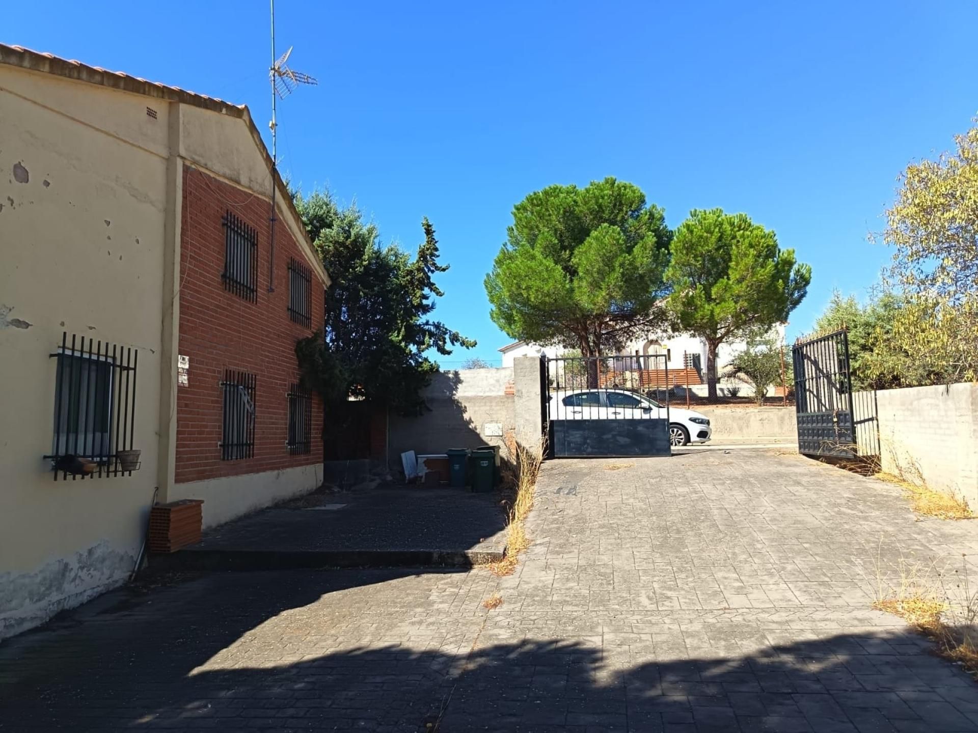 Vista exterior de Casa o xalet en venda en Albarreal de Tajo amb Calefacció