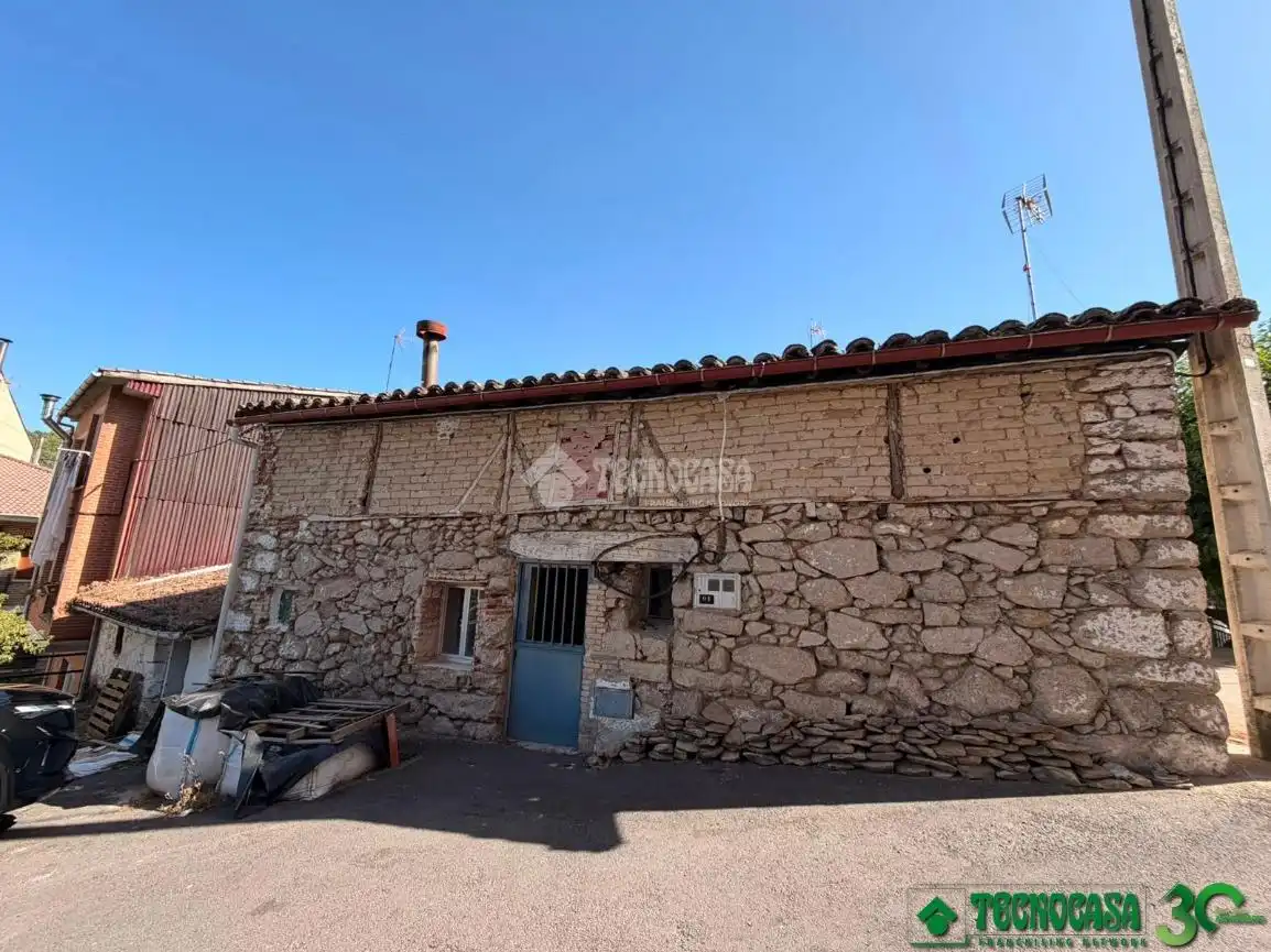 Vista exterior de Casa o chalet en venta en Arenas de San Pedro