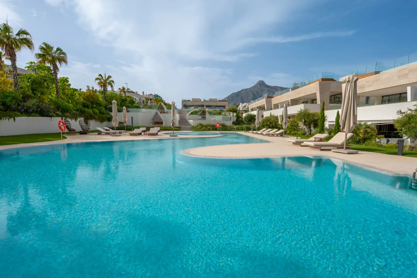 Piscina de Planta baixa en venda en Marbella amb Aire condicionat, Calefacció i Terrassa