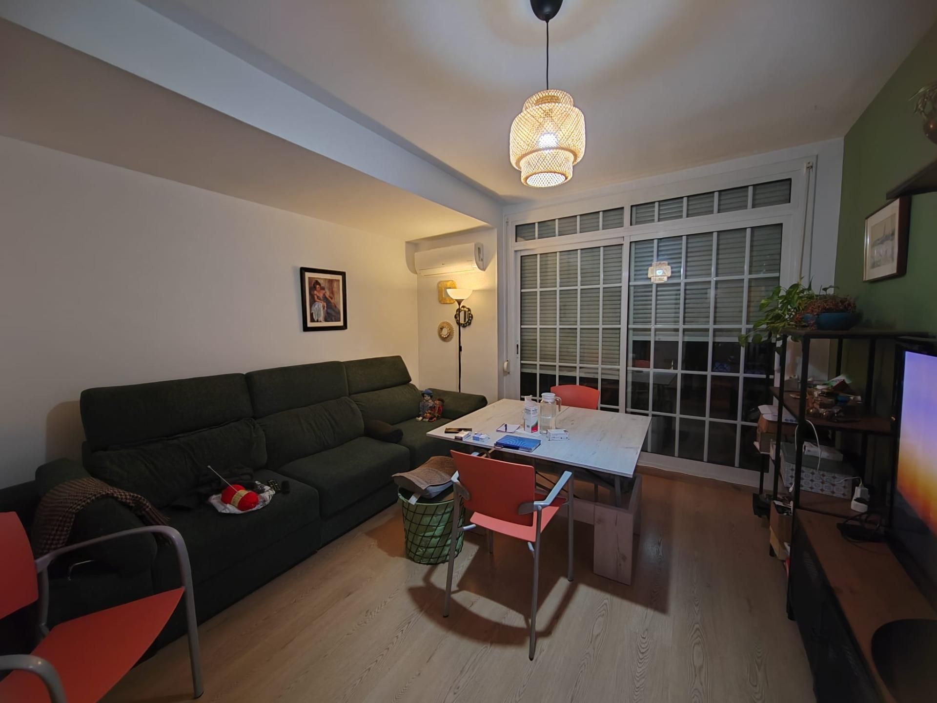Living room of Flat for sale in Sabadell  with Air Conditioner, Heating and Balcony