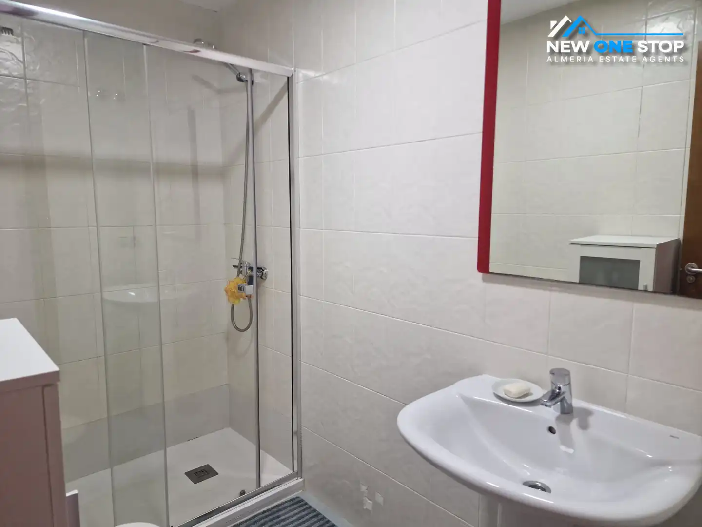 Baño de Dúplex en venta en Carboneras con Terraza, Horno y Lavadora