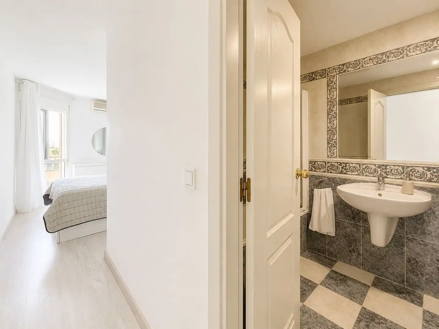Bany de Apartament en venda en Benalmádena amb Jardí privat i Piscina comunitària