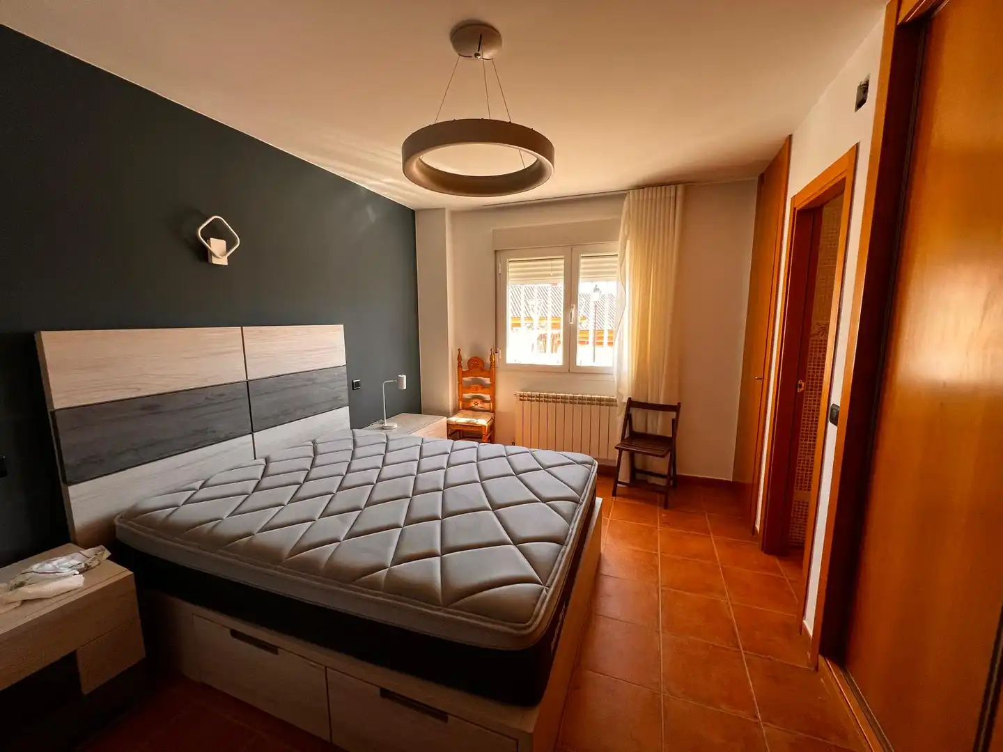 Habitación de Casa adosada en venta en Pozuelo del Rey con Calefacción, Piscina y Amueblado
