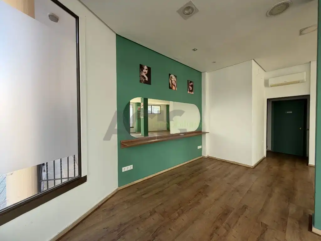 Commercial properties for rent in L'Alcúdia  with Air Conditioner