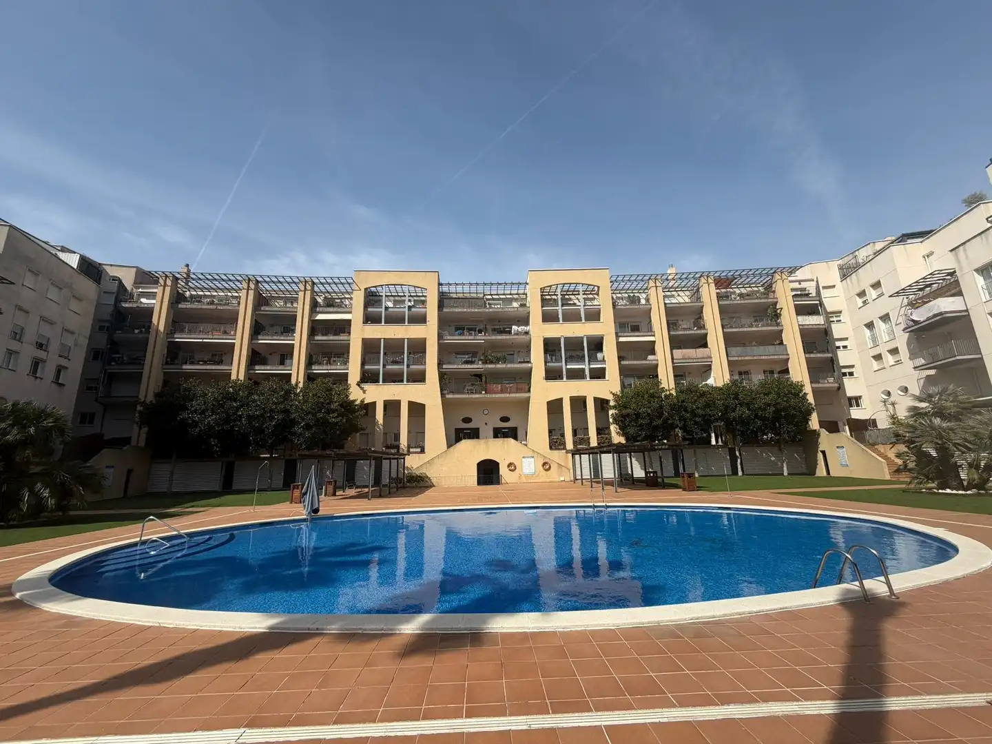 Piscina de Piso en venta en Sitges con Aire acondicionado, Calefacción y Jardín privado