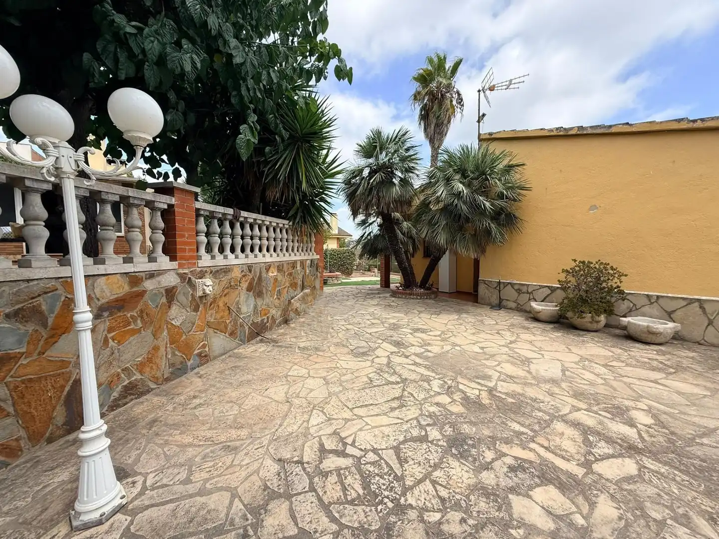 Vista exterior de Casa o chalet en venta en Olèrdola con Calefacción, Jardín privado y Terraza