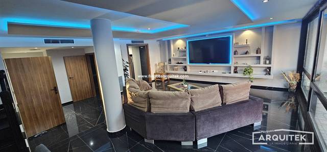 Casa adosada en Venta en Rosselló