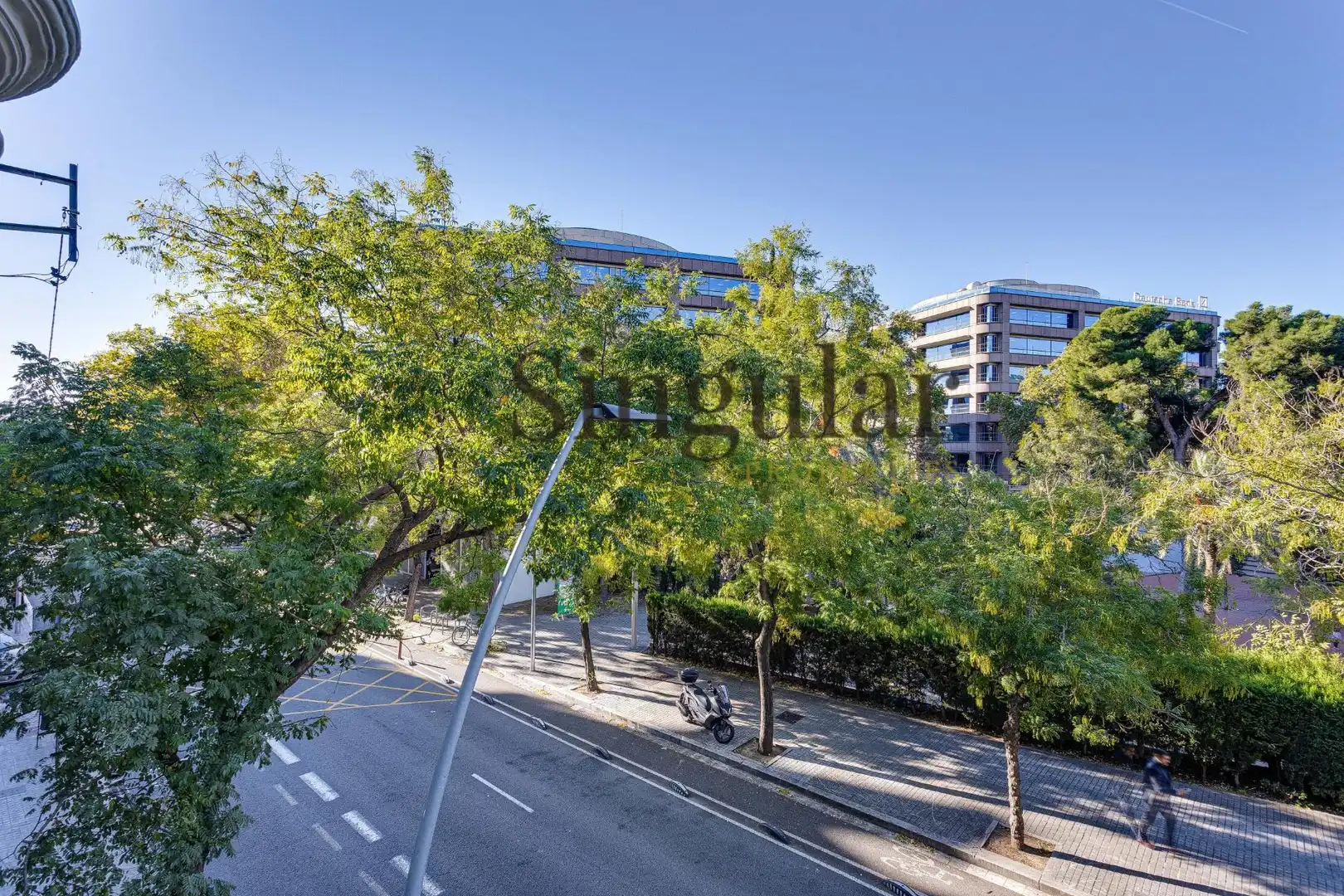 Vista exterior de Edificio en venta en Barcelona