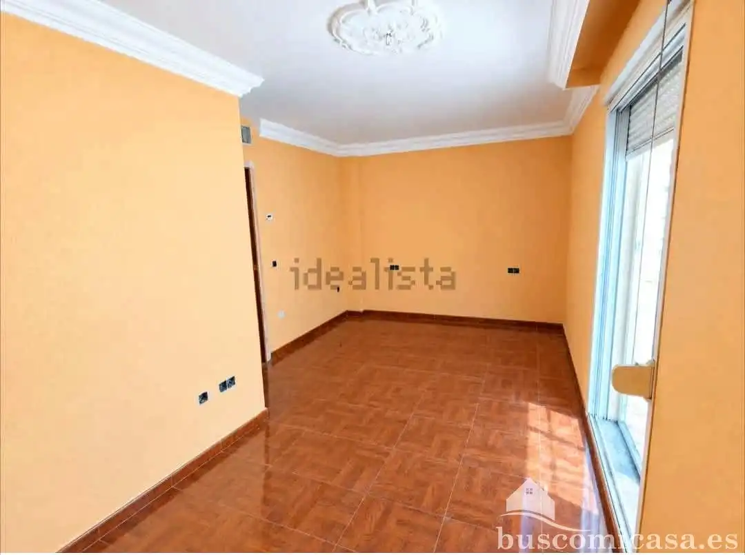 Casa amb balcó en venda a Avenida Doctor Juan Reyes, imagen 6