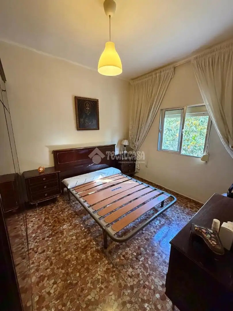 Bedroom of Flat for sale in Sevilla  with Air Conditioner and Furnished