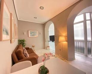 Living room of Flat for sale in  Cádiz Capital  with Air Conditioner, Heating and Parquet flooring