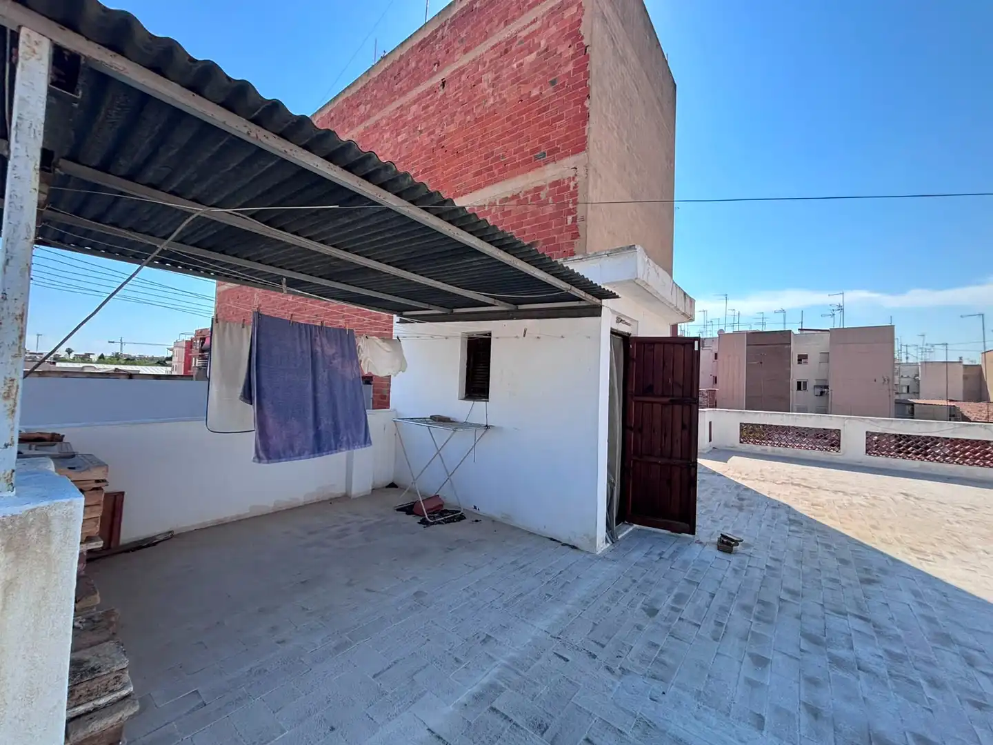 Vista exterior de Casa o xalet en venda en Burjassot amb Terrassa i Balcó