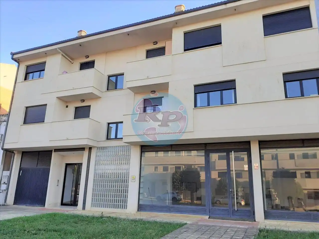 Local comercial en venda a Sahagún