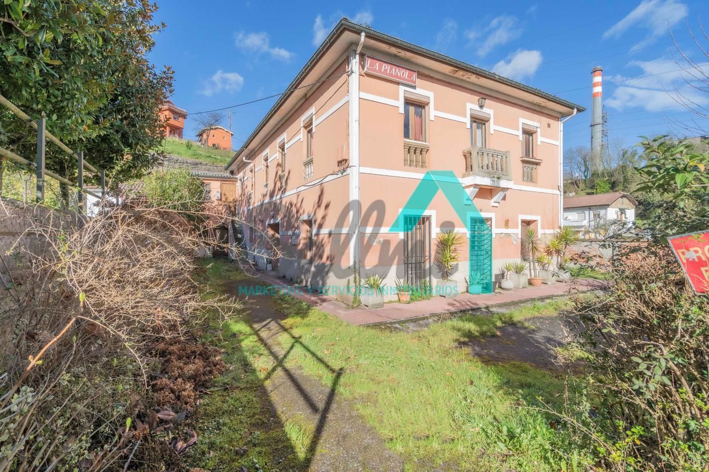 Exterior view of House or chalet for sale in Ribera de Arriba  with Heating, Private garden and Parquet flooring